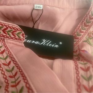 Laura Klein Embroidered 100%Polyester top 2x NWT.